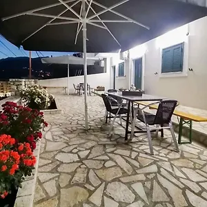  Appartement Dina's